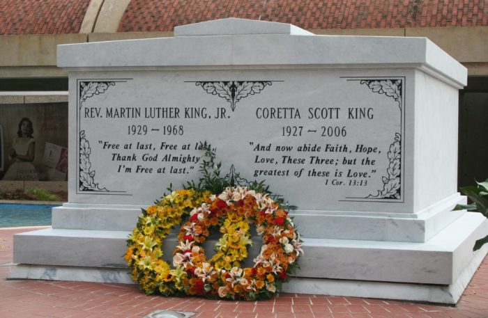 Martin_Luther_King,_Jr._National_Historic_Site_2006_King_Crypt Martin_Luther_King,_Jr._National_Historic_Site_2006_King_Crypt