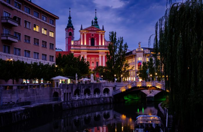 (Slovenia-Ljublijana)david-enzel-3oEiVTNNl1Y-unsplash (Slovenia-Ljublijana)david-enzel-3oEiVTNNl1Y-unsplash